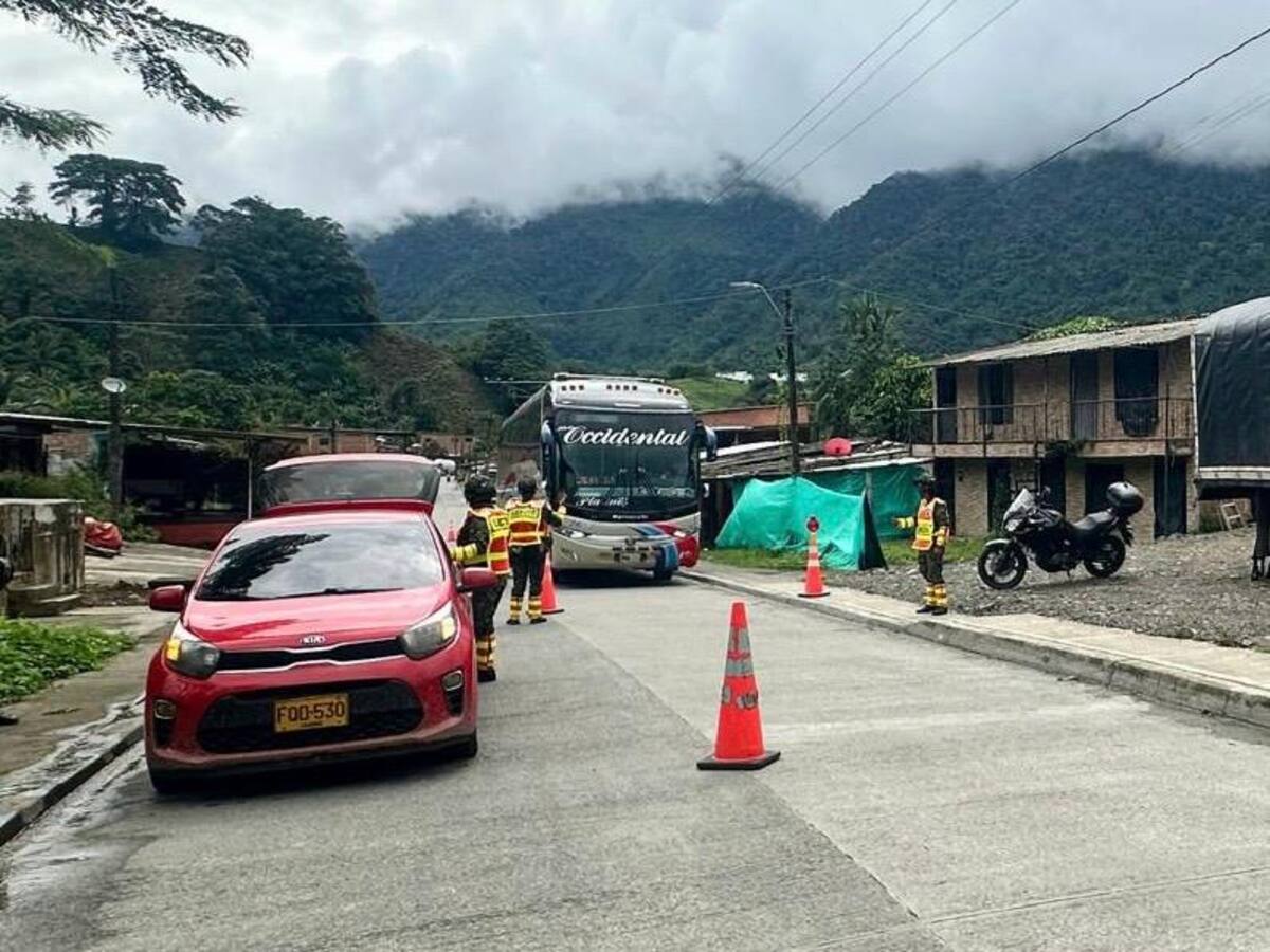 Suspenden el despacho de buses desde Pereira hasta Quibdó por anuncio de paro armado del ELN