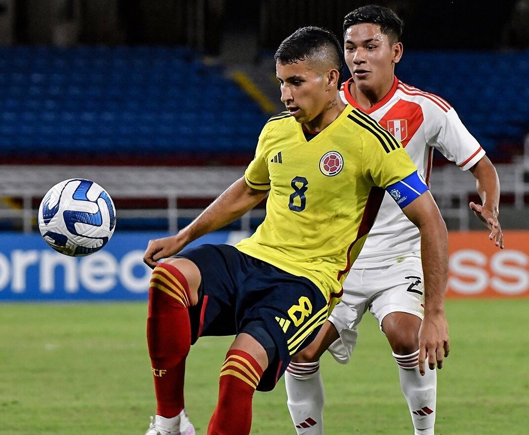 Gustavo Puerta en el juego ante Perú por el Sudamericano Sub-20
