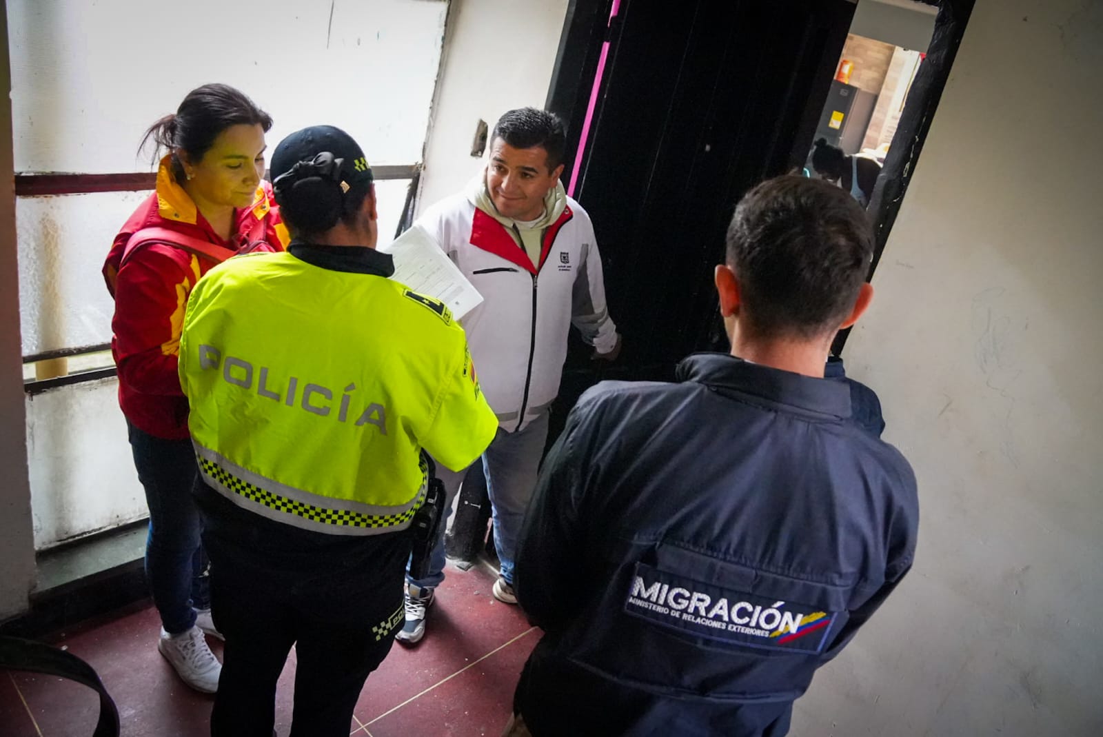 Operativo en el que fue encontrada en Bogotá, la niña desaparecida en Santa Marta.