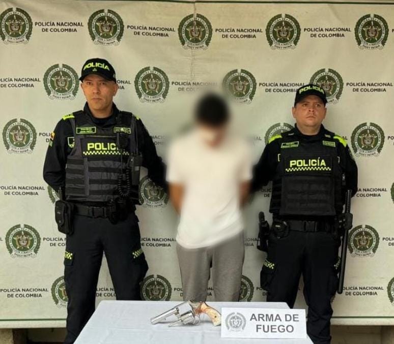 Hombre capturado por la policía en intento de atraco en Robledo- foto Policía Metropolitana