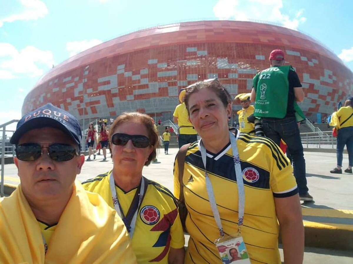 La Familia Rivillas de Quimbaya, Quindío en la afueras del estadio donde Colombia jugó el primer partido del mundial Rusia 2018