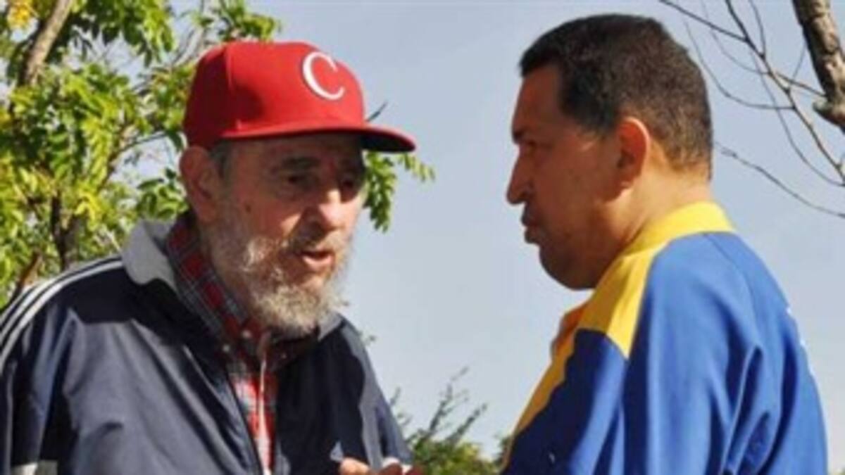 Chávez habría viajado a Cuba a visitar a Fidel Castro por su delicado estado de salud