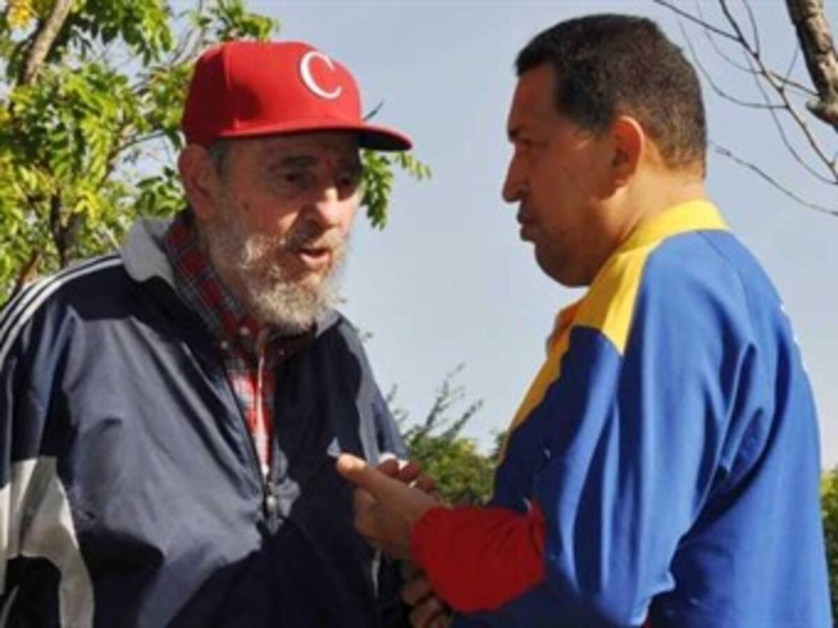 Chávez habría viajado a Cuba a visitar a Fidel Castro por su delicado estado de salud