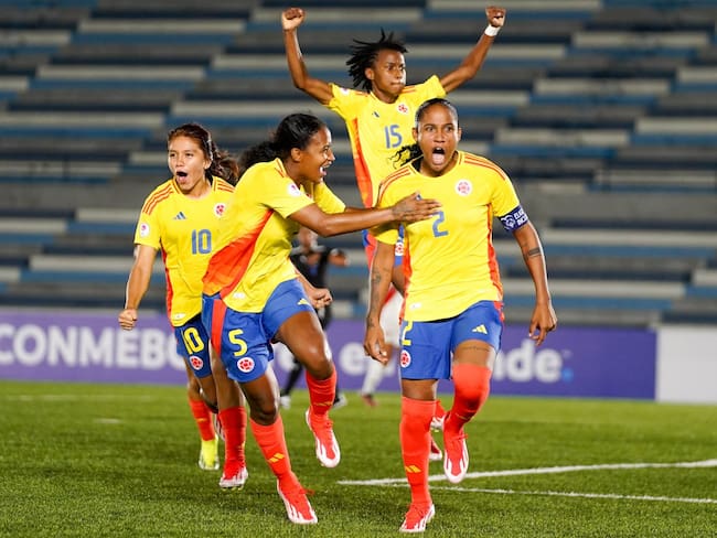 Colombia superó a Perú en los últimos minutos / @FCFSeleccionCol