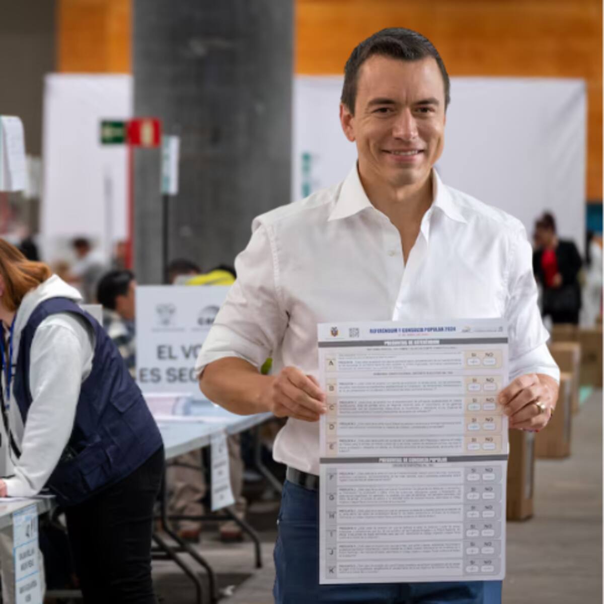 En Ecuador, con el 50% de los votos escrutados, el ‘no’ se impone en las 4 preguntas del referéndum
