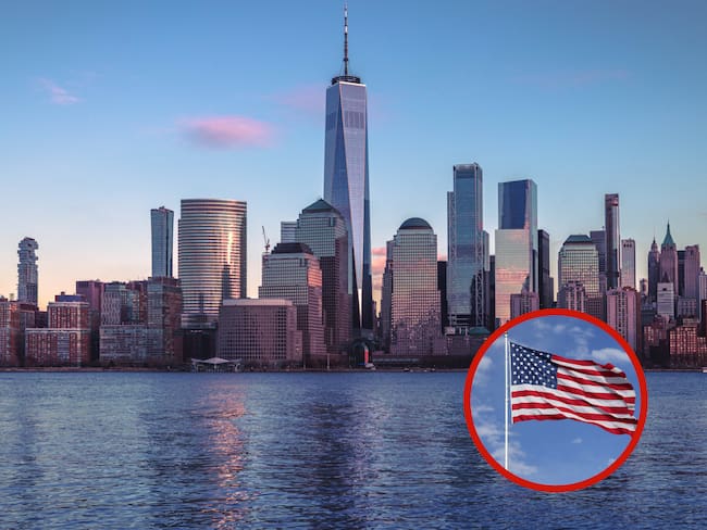Imagen panorámica de Nueva York junto a una bandera de Estados Unidos (Getty Images)