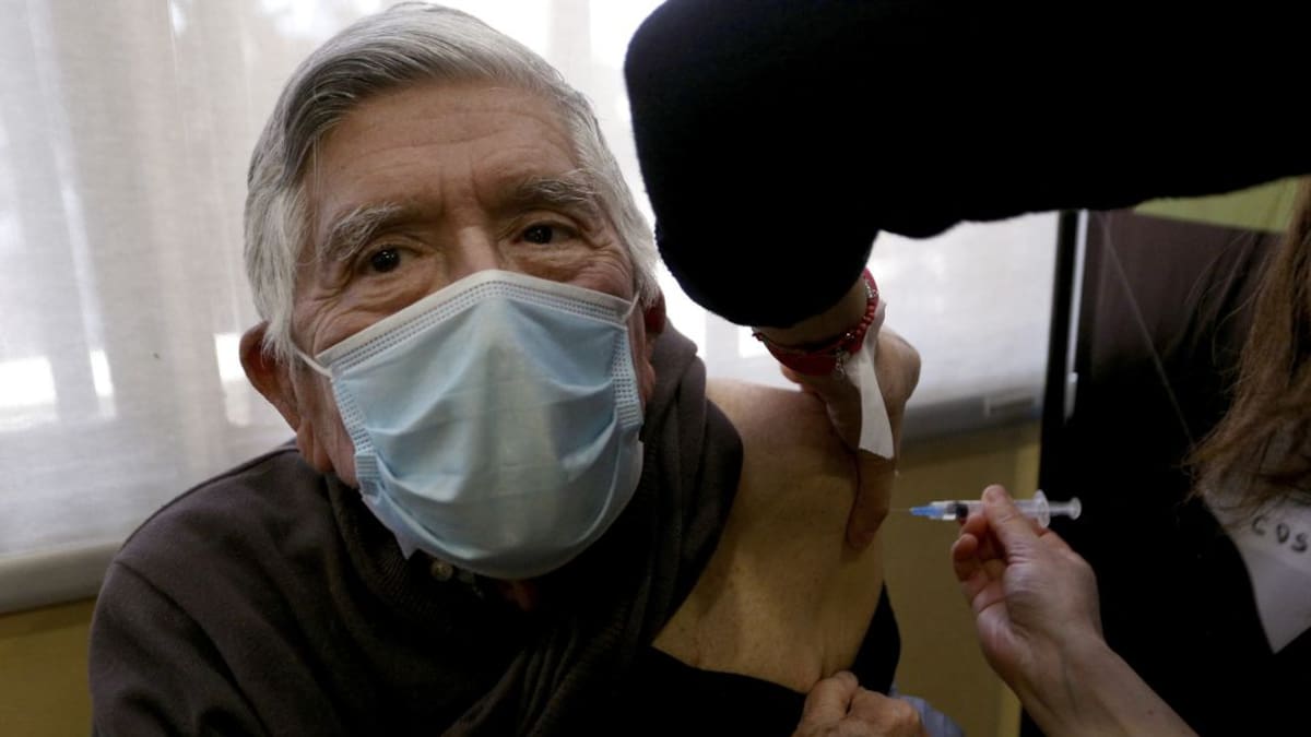 Chile empezará a aplicar cuarta dosis contra COVID-19 en febrero
