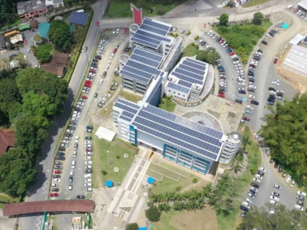 Cinco proyectos de energía solar fotovoltaica fueron inaugurados en Pereira