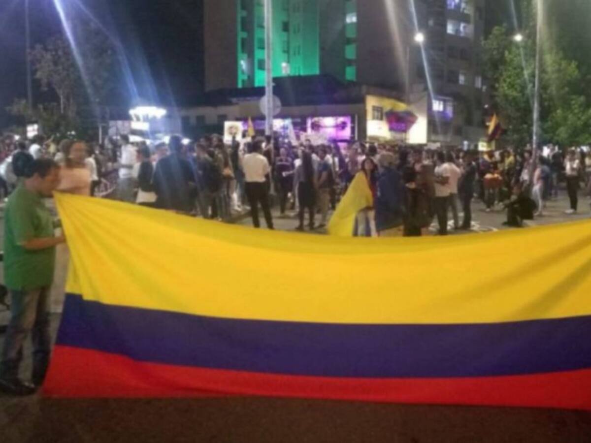 Grupos sociales de Caldas explican por qué cargan manuales en las marchas