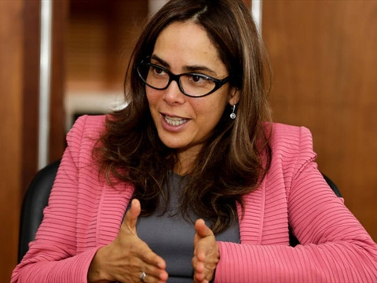 Nos sentamos a dialogar pero con los niños en clases: Gina Parody
