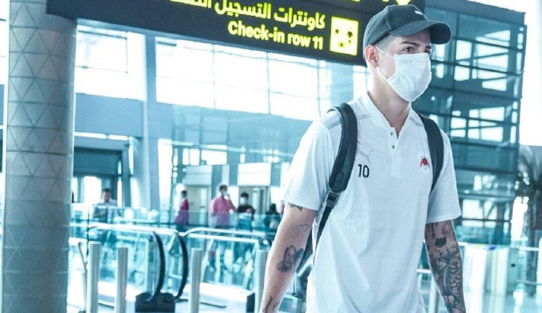 James Rodríguez en el aeropuerto rumbo a Países Bajos.