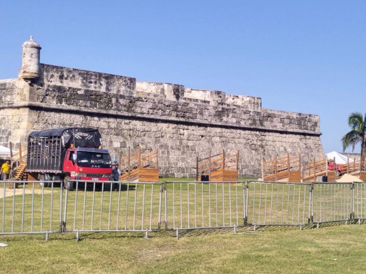 Polémica por instalación de embarcaderos de caballos cerca de las murallas
