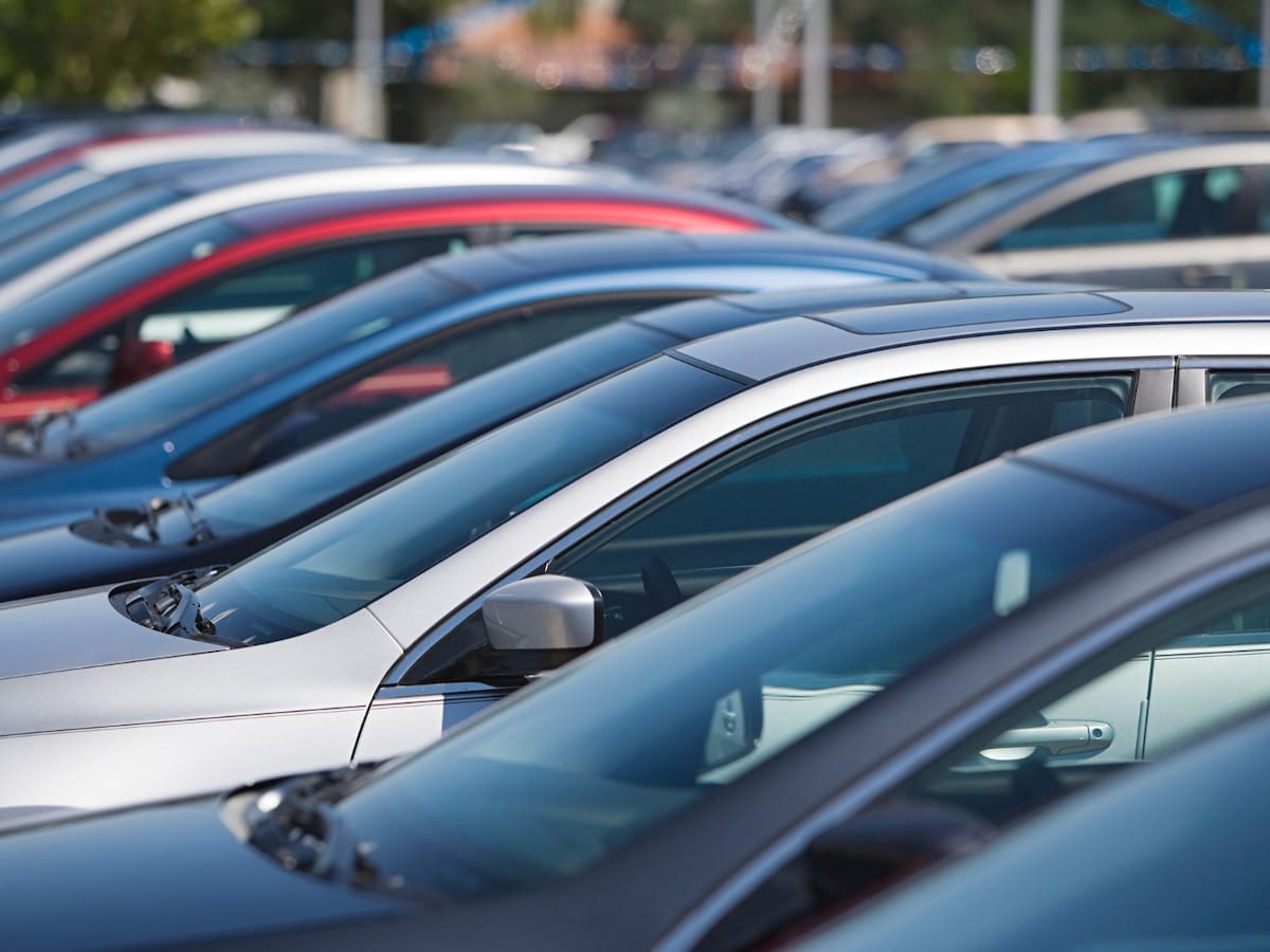 ¿Cuántos parqueaderos debe tener un conjunto residencial VIS? Esto dice la Ley