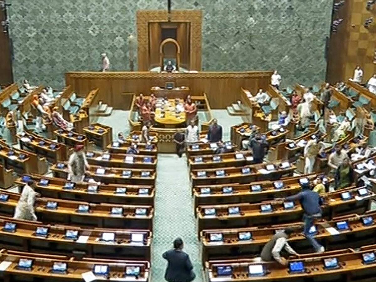 Capturadas cuatro personas por asalto violento al Parlamento de la India