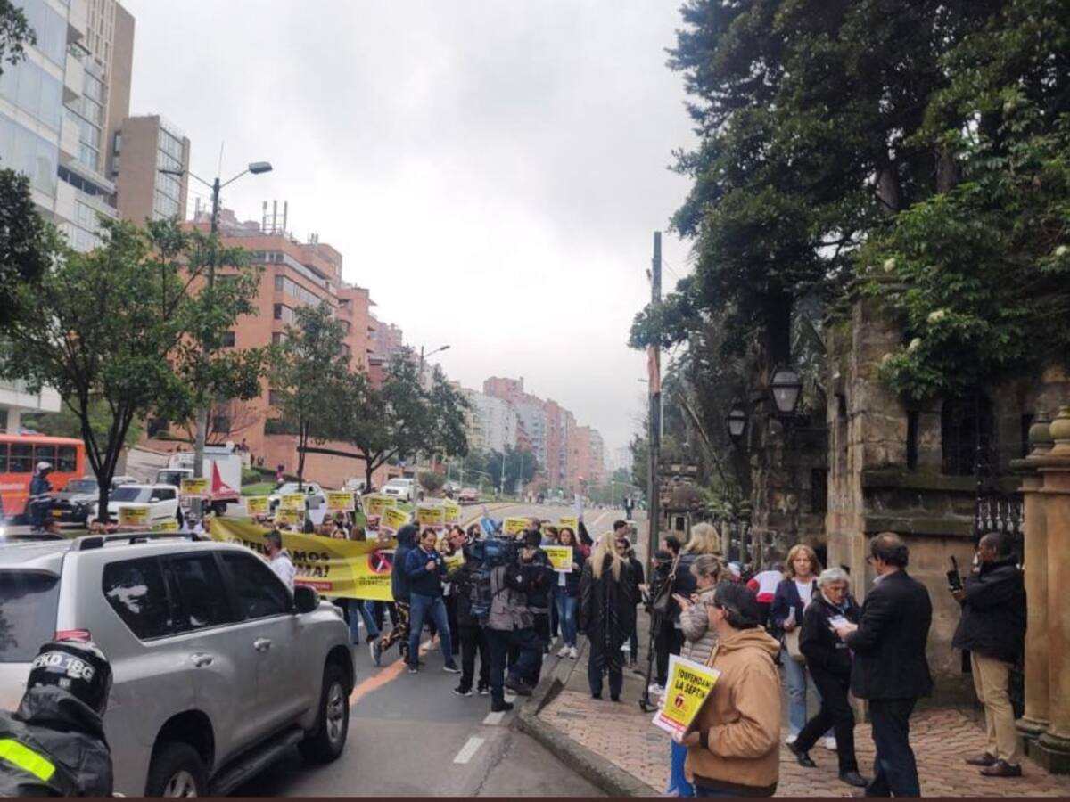 Bloqueos HOY en Bogotá: protestas en la carrera Séptima y caos en movilidad