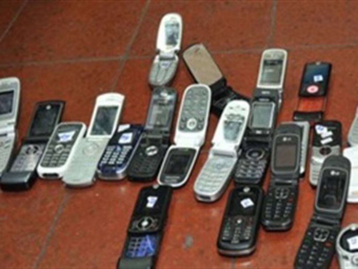 Gobierno prohíbe venta de celulares en expendios no autorizados