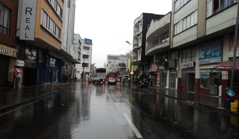 Desde las 5:20AM hasta las 9:00AM Toda la información local en Caracol Radio