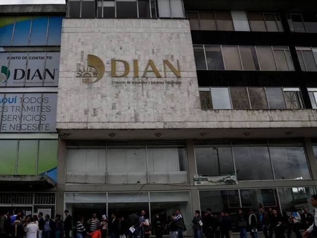 Imagen de la fachada de la Dian en Bogotá. Foto: Colprensa(Thot)