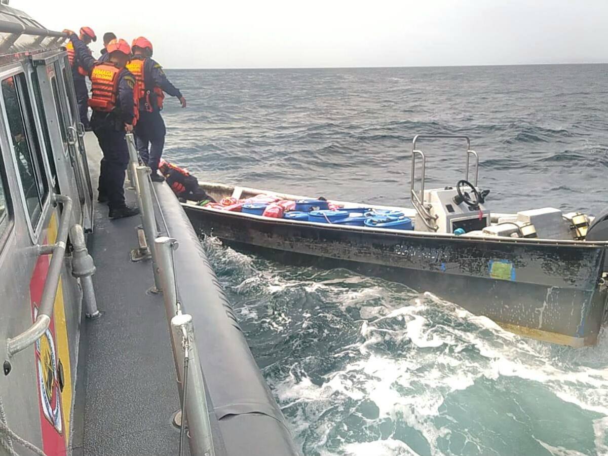 Fuerzas militares ubican depósito de armas en Buenaventura y capturan a cuatro personas