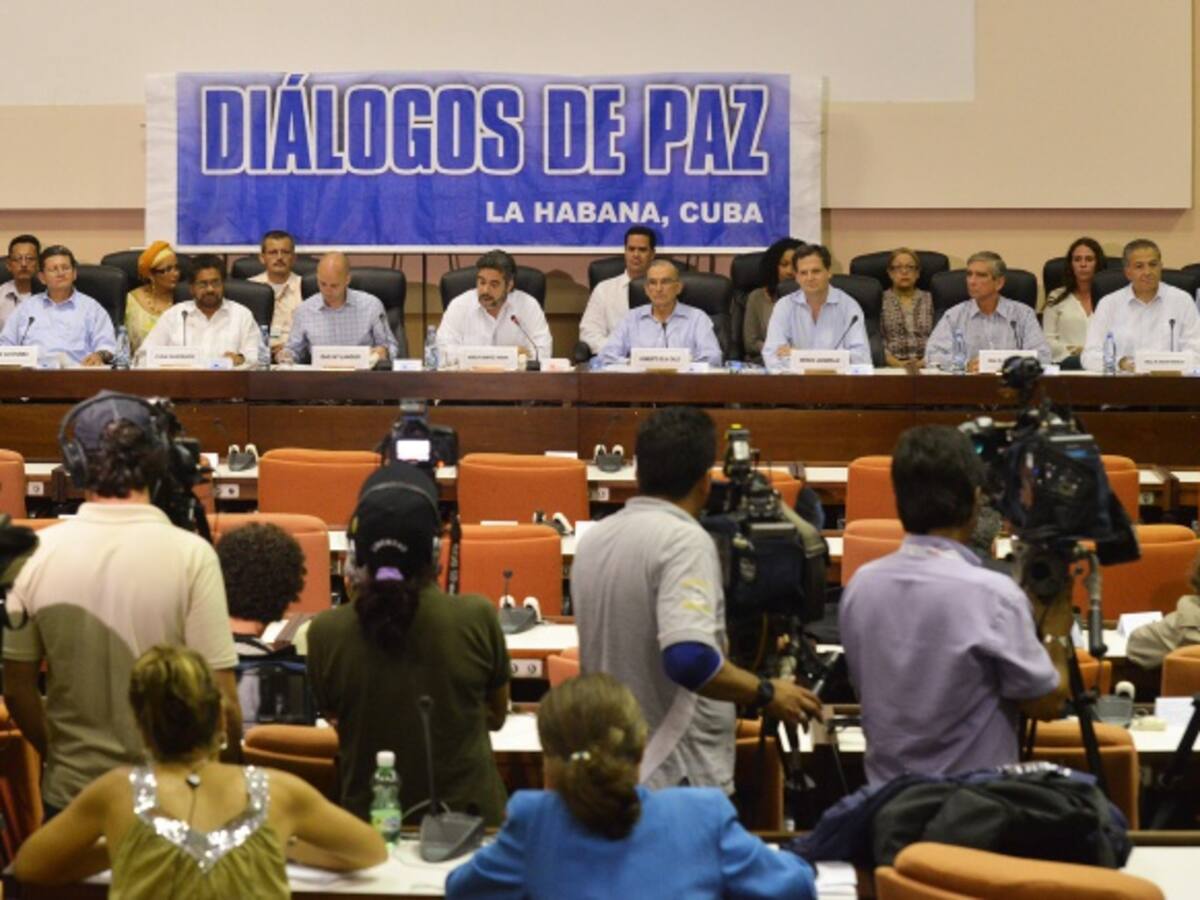 Gobierno viajará en los próximos días a Cuba para reunirse con Raúl Castro
