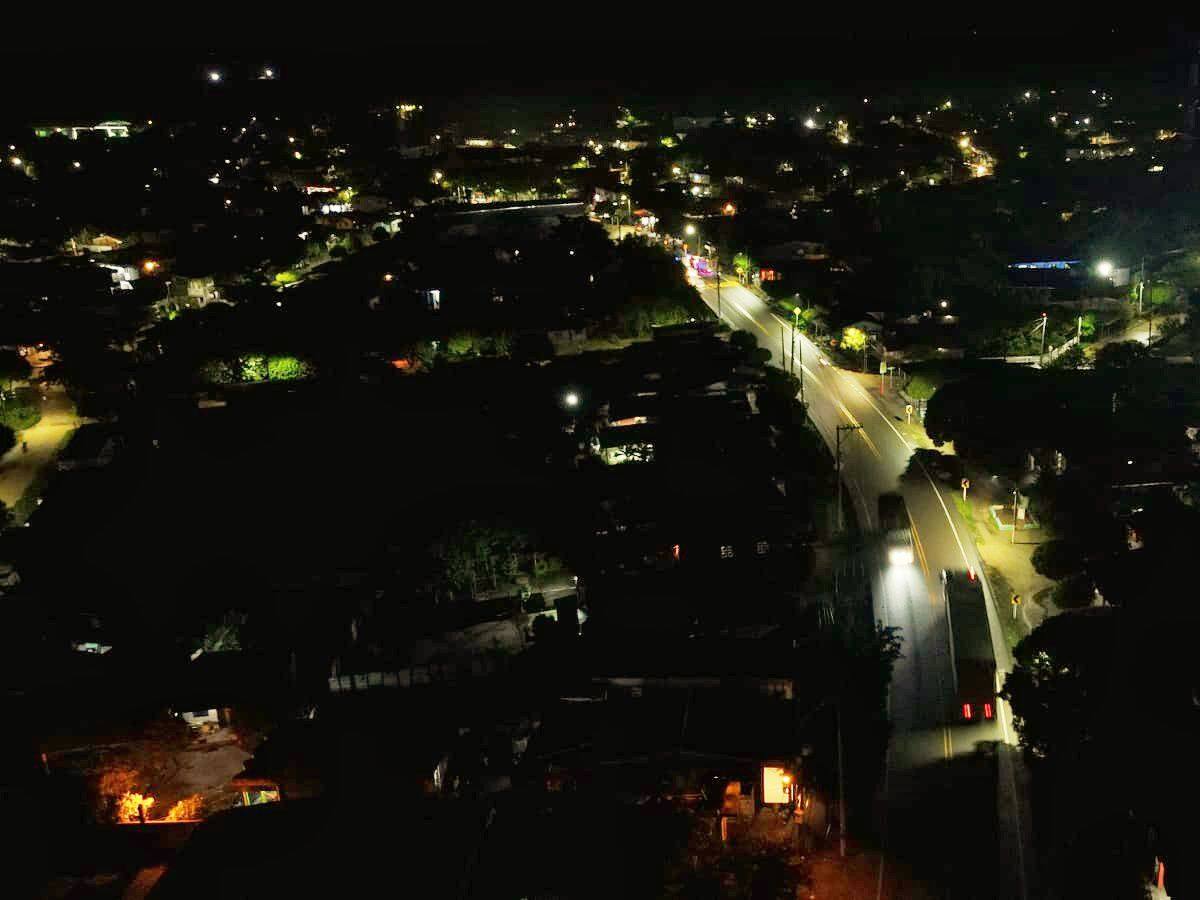 Clemencia instala luminarias LED en La Cordialidad con apoyo de AGM Desarrollos