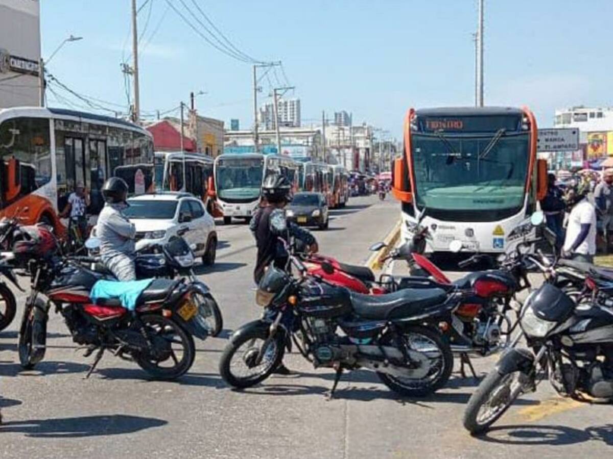 Motociclistas bloqueron avenida Pedro de Heredia en Cartagena
