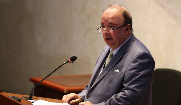 Luis Carlos Villegas ministro de Defensa