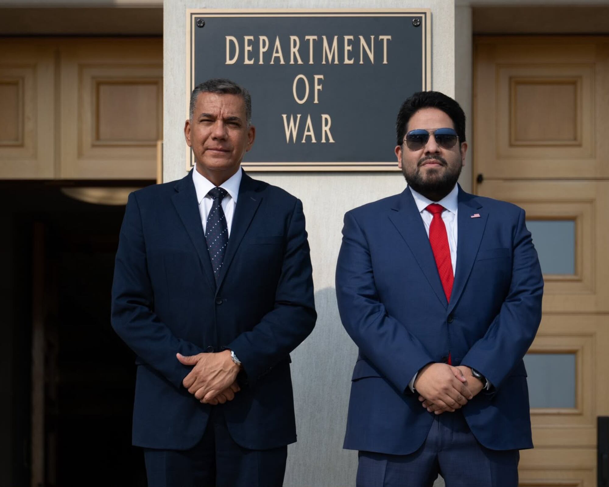 El ministro de Defensa designado, Jorge Eduardo Mora, se reunió con el subsecretario adjunto de Guerra de Estados Unidos para las Américas, Joseph M. Humire.
(Foto: Cortesía)