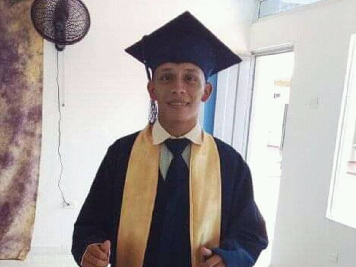 Joven que murió arrollado, soñaba con graduarse este año del colegio