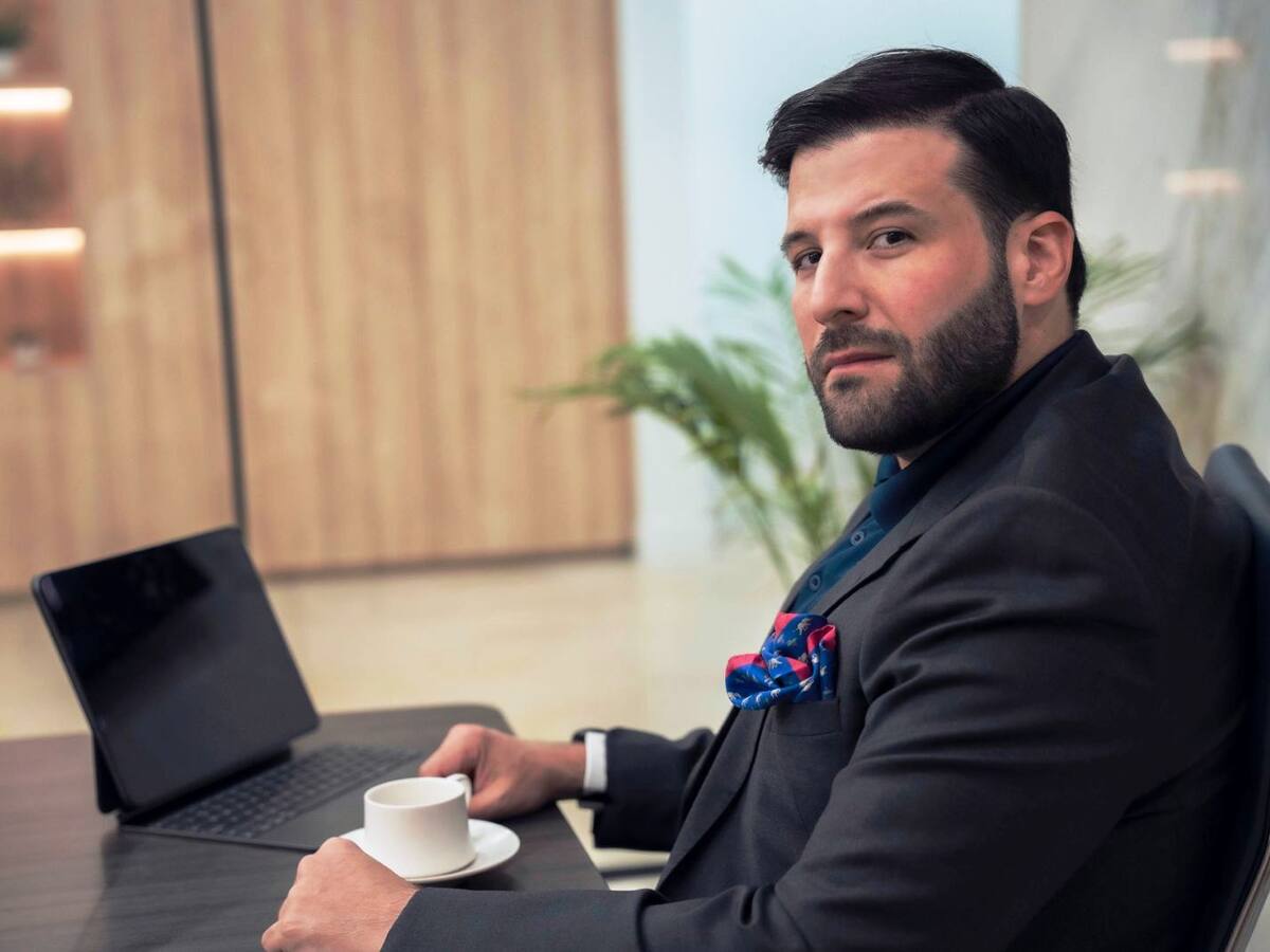 La figura estratégica que sostiene la experiencia de Jon Urrutia