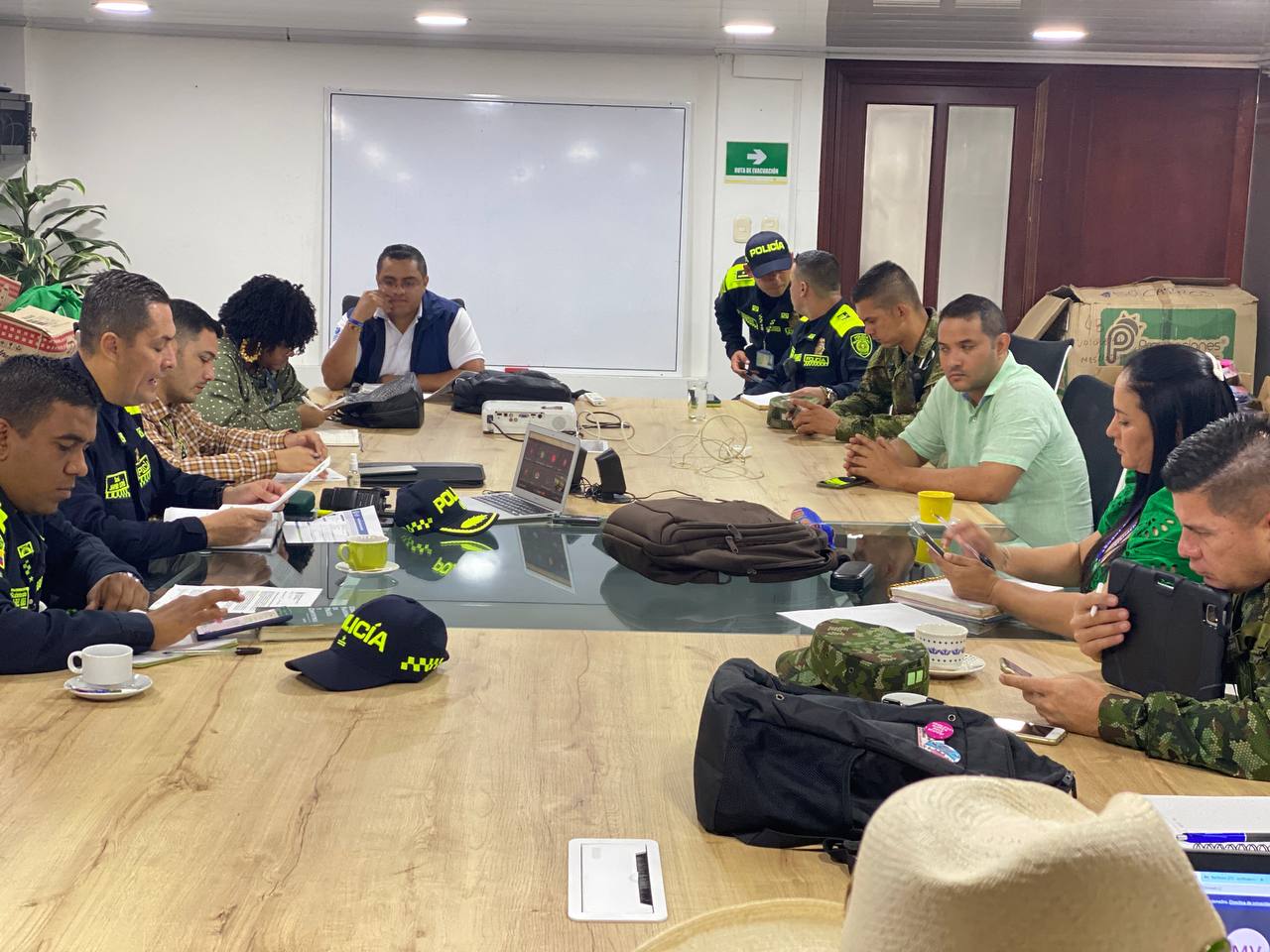 Autoridades buscan establecer una mesa de diálogo para poder llegar a algunos acuerdos que generen una sinergia entre la comunidad y la empresa afectada.