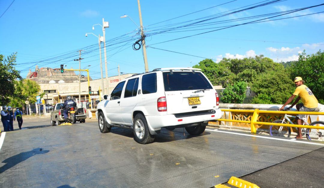 Por ahora, la plataforma será de un solo sentido, Manga - Pie del Cerro, y por él solo podrán transitar vehículos para una capacidad , máxima, de tres toneladas