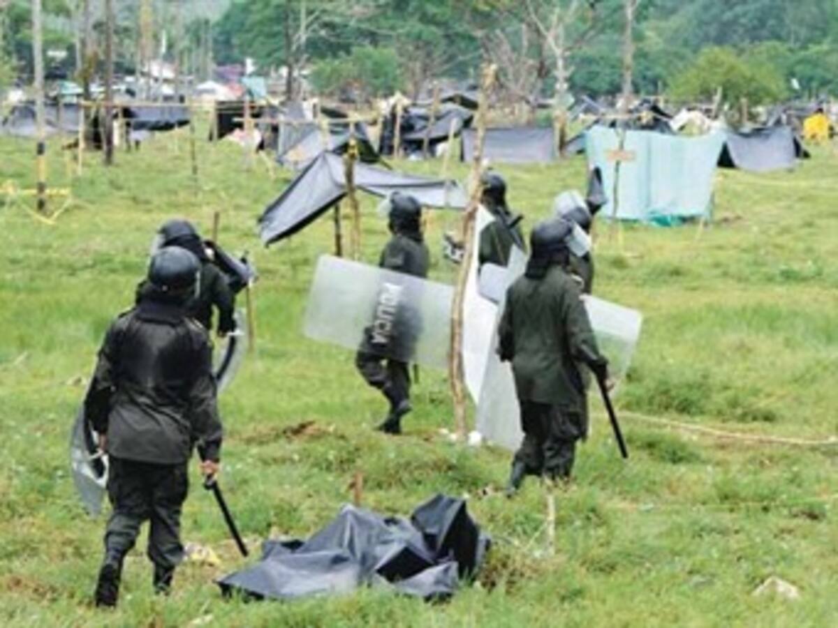 Politiquería y déficit de vivienda atizaron invasiones en Urabá