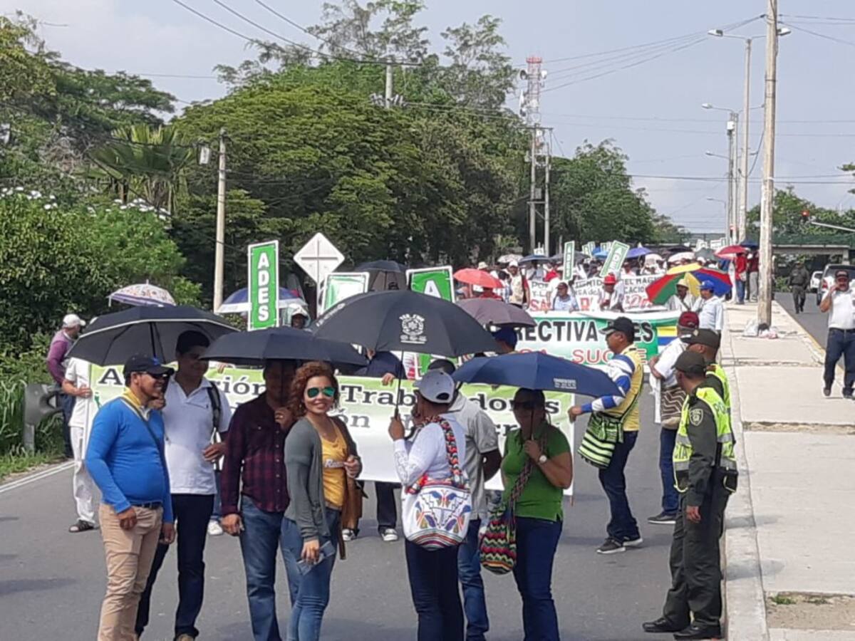 El calor no detiene las protestas en Sincelejo