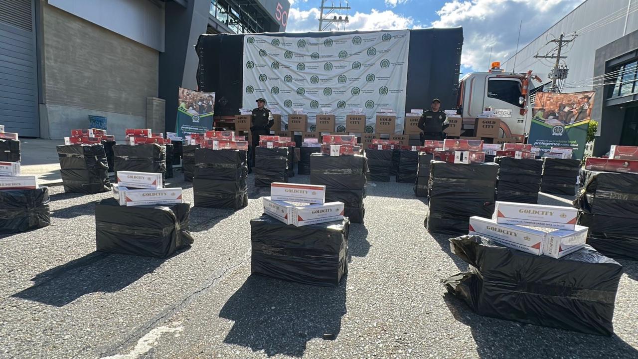 Incautación de cigarrillos en Copacabana. Foto: Policía Metropolitana