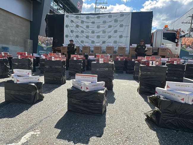 Incautación de cigarrillos en Copacabana. Foto: Policía Metropolitana