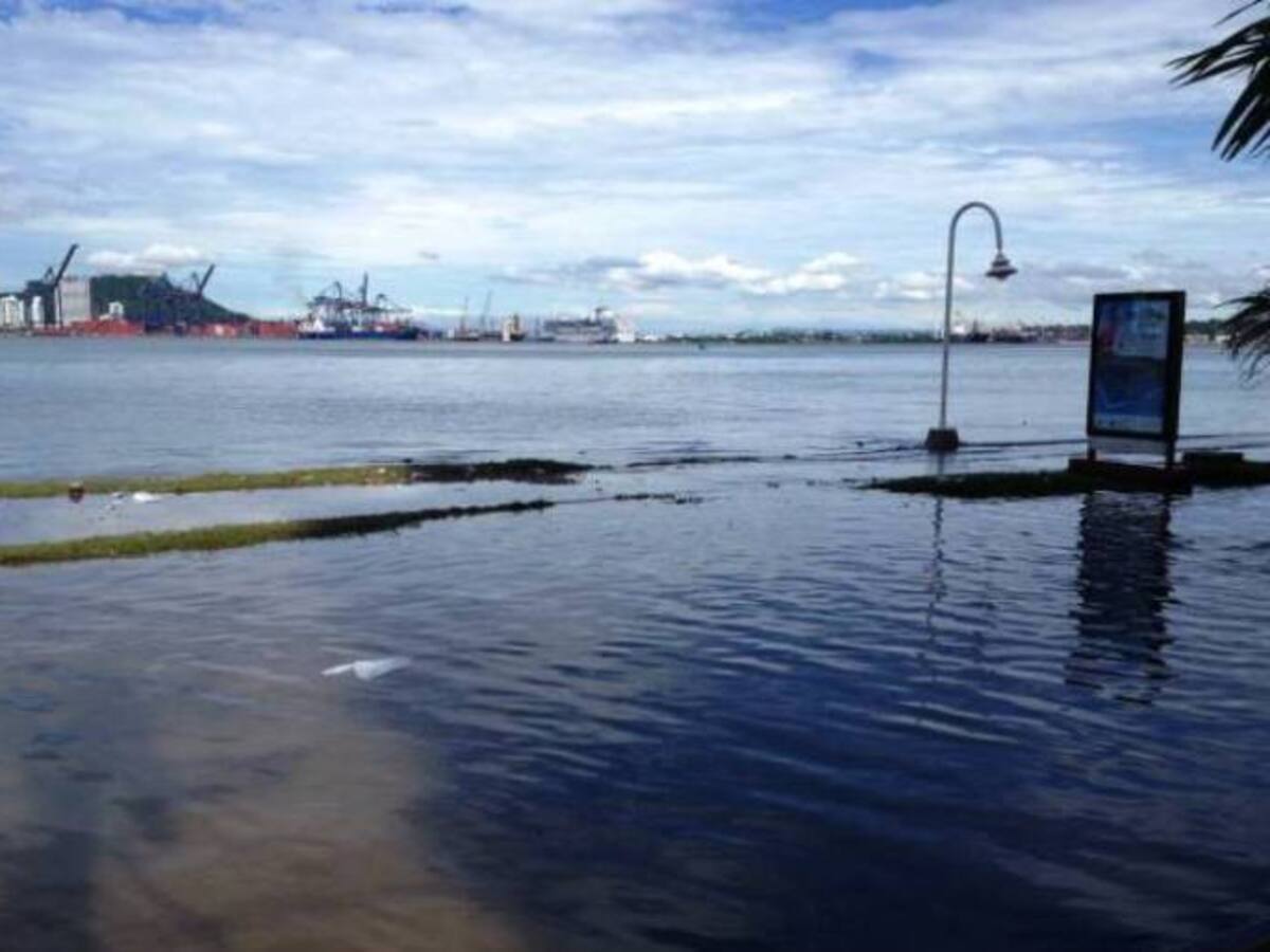 Senador Fernando Araújo radica acción popular por inundaciones en Cartagena