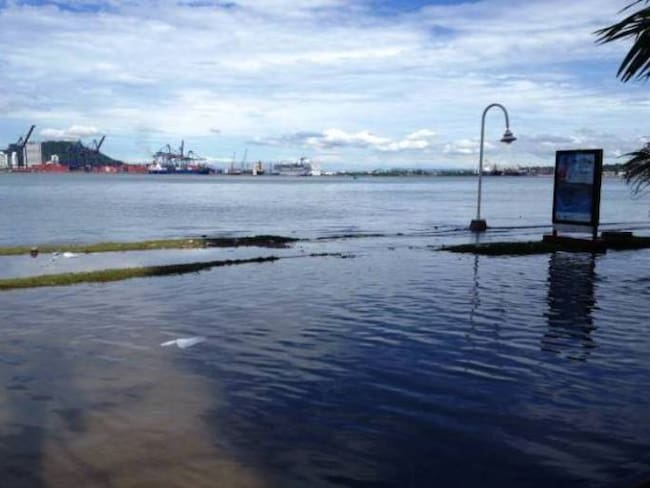 Senador Fernando Araújo radica acción popular por inundaciones en Cartagena