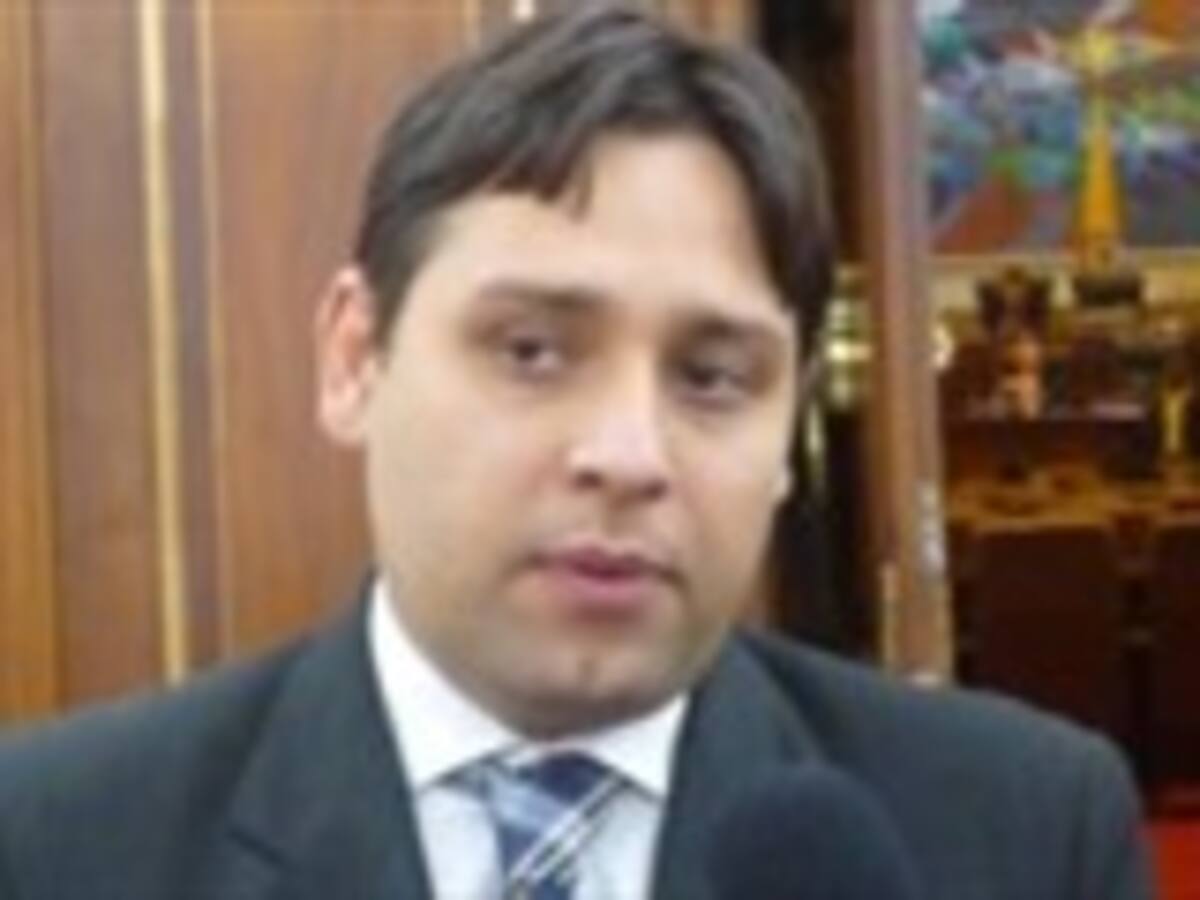 Investigan a Mauricio Lizcano por presuntos nexos con paramilitarismo