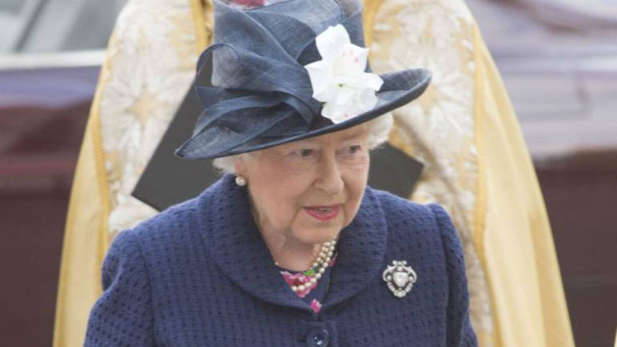 Isabel II se convierte en la monarca viva con el reinado más extenso tras la muerte del rey de Tailandia