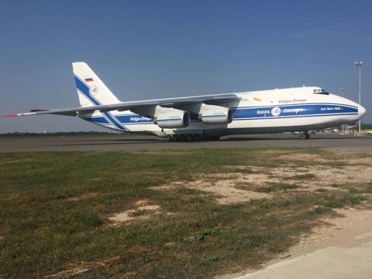 Uno de los aviones mas grandes del mundo aterrizó en el Cortissoz