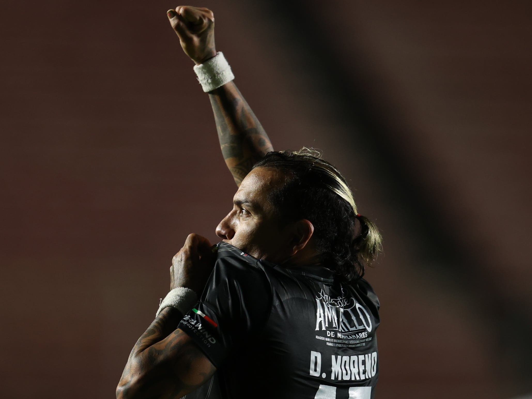 AMDEP5555. LA PAZ (BOLIVIA), 22/04/2025.- Dayro Moreno de Caldas celebra un gol este martes, en un partido de la fase de grupos de la Copa Sudamericana entre GV San José y Once Caldas en el estadio Hernando Siles en La Paz (Bolivia). EFE/ Luis Gandarillas