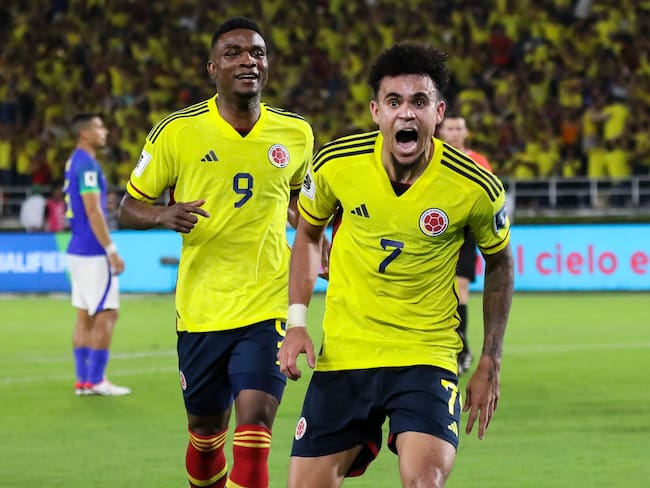 BARRANQUILLA, COLOMBIA - NOVEMBER 16: Luis Diaz of Colombia celebrates after scoring the team&#039;s second goal during the FIFA World Cup 2026 Qualifier match between Colombia and Brazil at Estadio Metropolitano Roberto Meléndez on November 16, 2023 in Barranquilla, Colombia. (Photo by Jairo Cassiani/Vizzor Image/Getty Images)