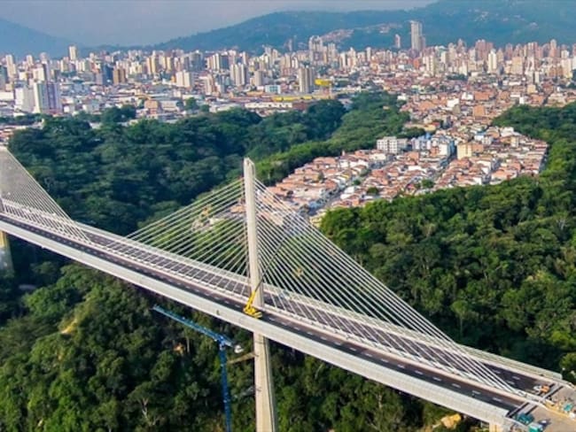 Inauguran en Bucaramanga el puente atirantado más extenso y alto del país