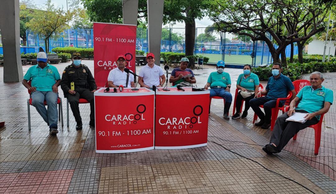 Caracol Radio junto con la comunidad 