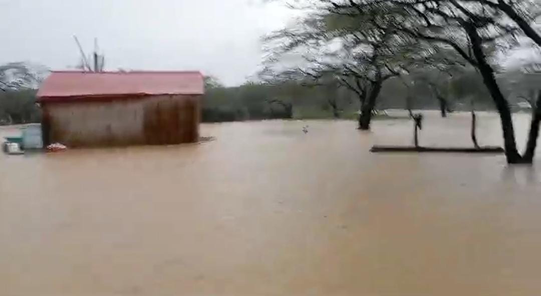 Captura de video del arroyo desbordado.