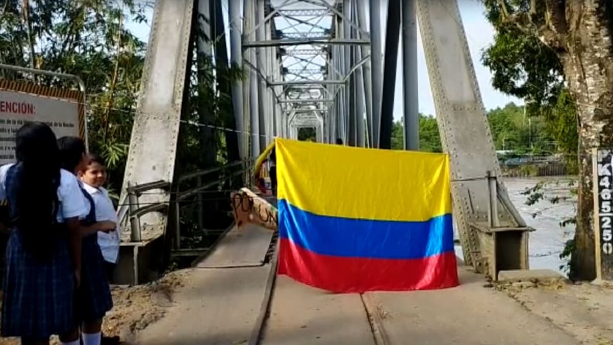 Cerrada la vía Barrancabermeja-Puerto Wilches
