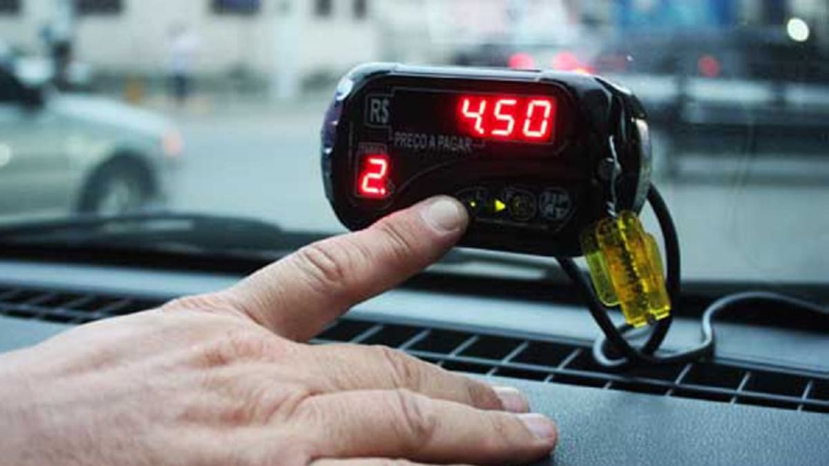 Tránsito inicia verificación de taxímetros