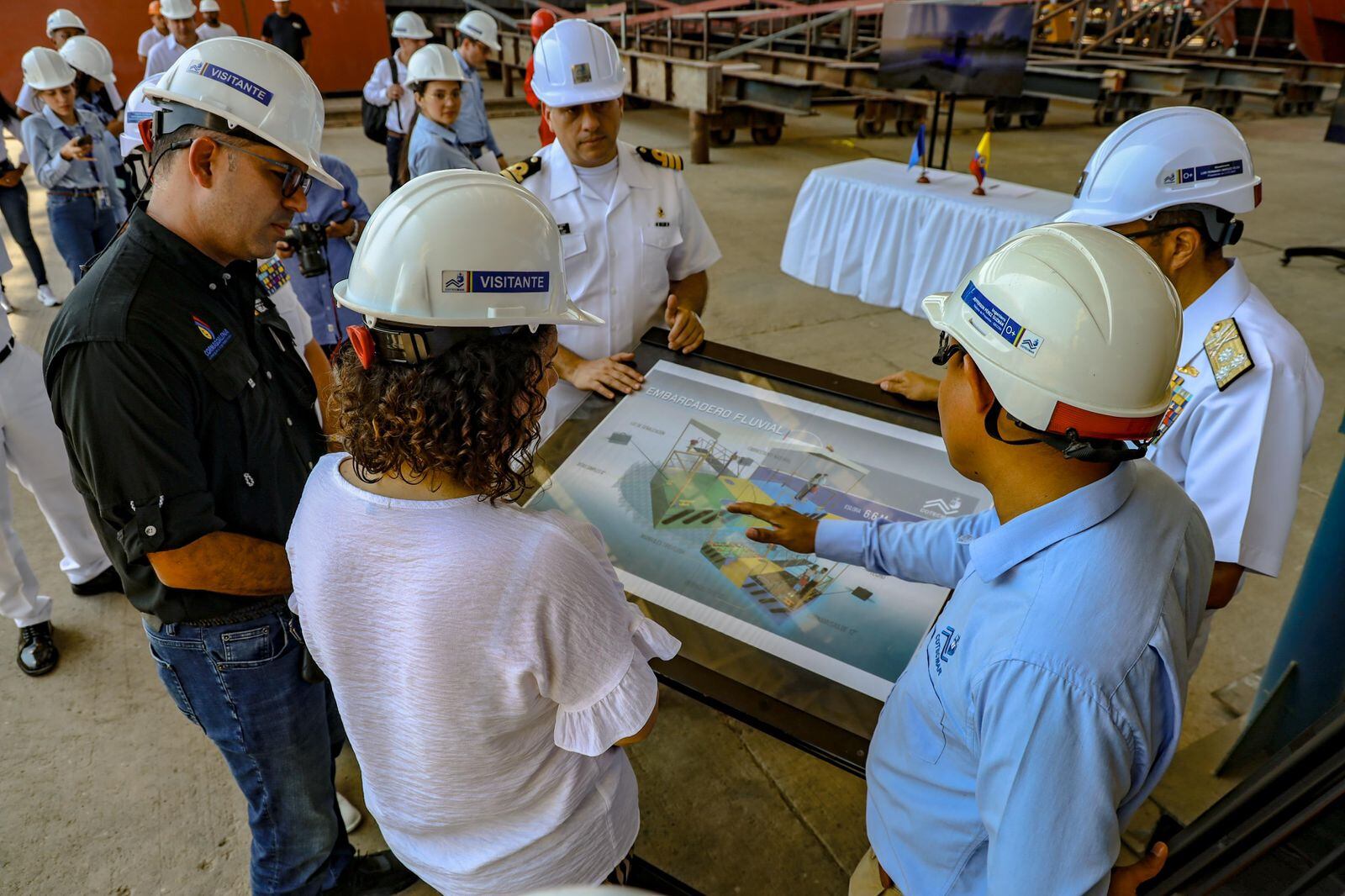 Cotecmar y Cormagdalena firman contrato para la construcción de embarcaderos fluviales