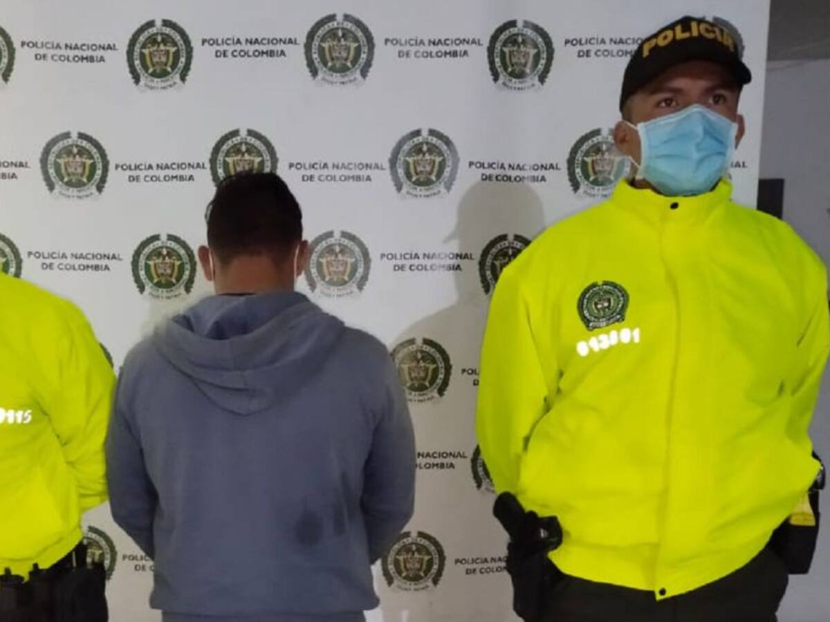 Presuntamente apuñaló a un hombre porque le pidió cuidar a su perro